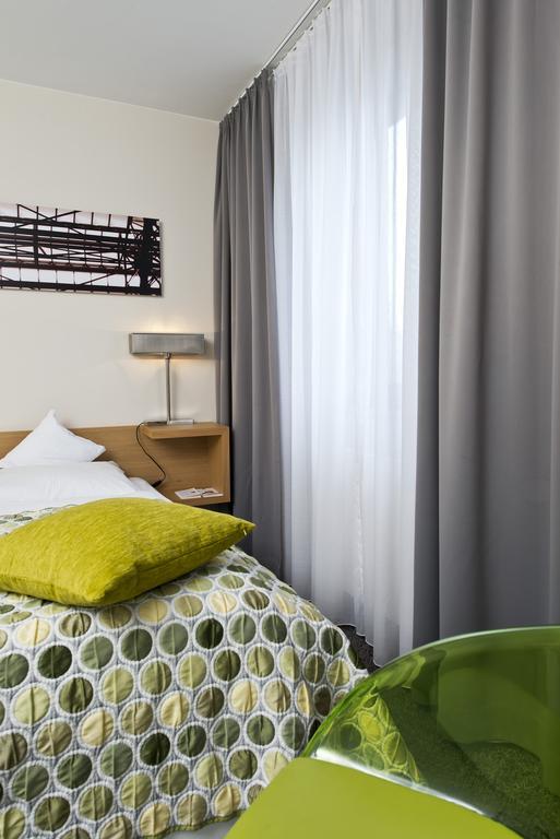 Hotel Tryp By Wyndham Frankfurt Frankfurt nad Mohanem Pokoj fotografie